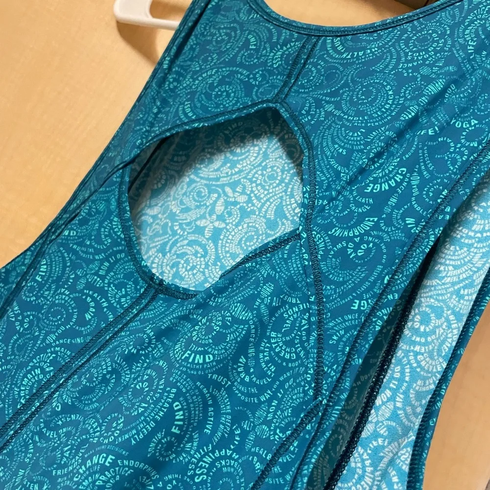 Lululemon - Picture 3 of 6